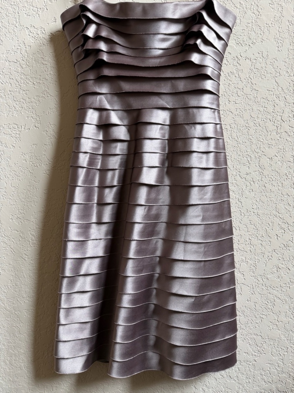 BCBGMaxAzria Size 6 Strapless Laser Cut Taupe Layered Tiered Cocktail Dress - Picture 2 of 8